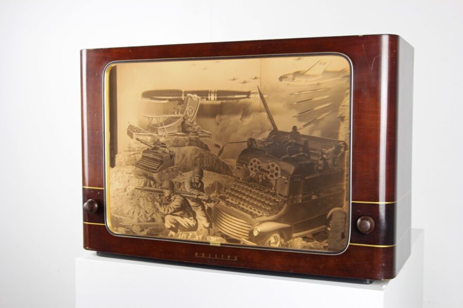 War of Words - photo 3 of 3, kinetic sculpture by Nemo Gould